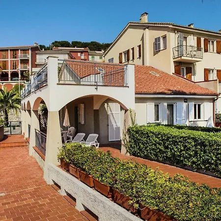 Apartment Il Borgo Della Rovere San Bartolomeo Al Mare Ili011004 Cyb *